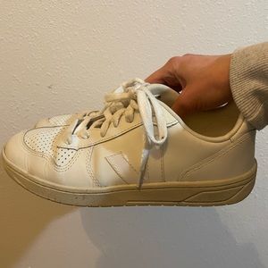 women’s veja sneakers